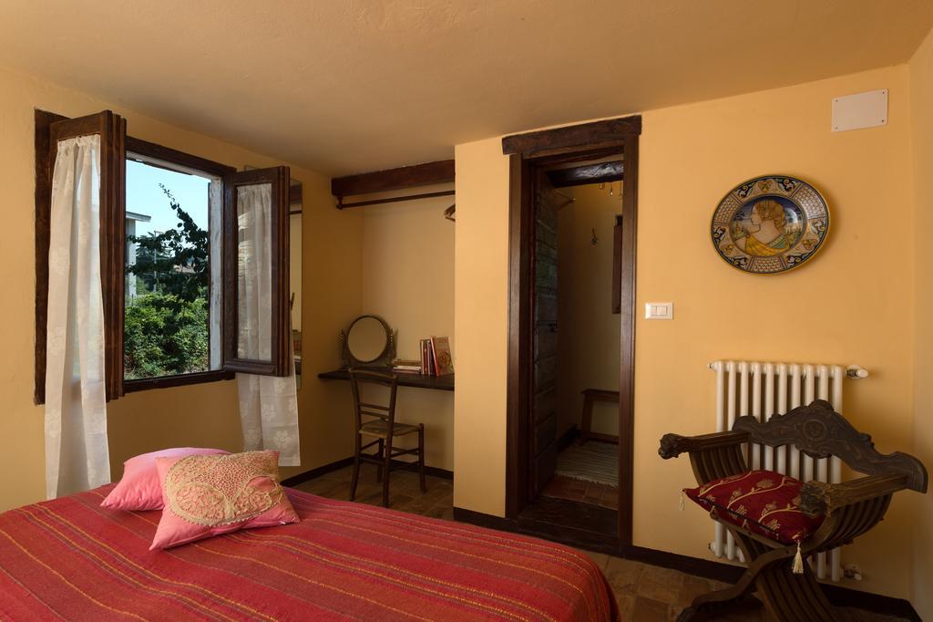 穆利诺马尔萨住宿加早餐旅馆 CastellʼArquato 客房 照片